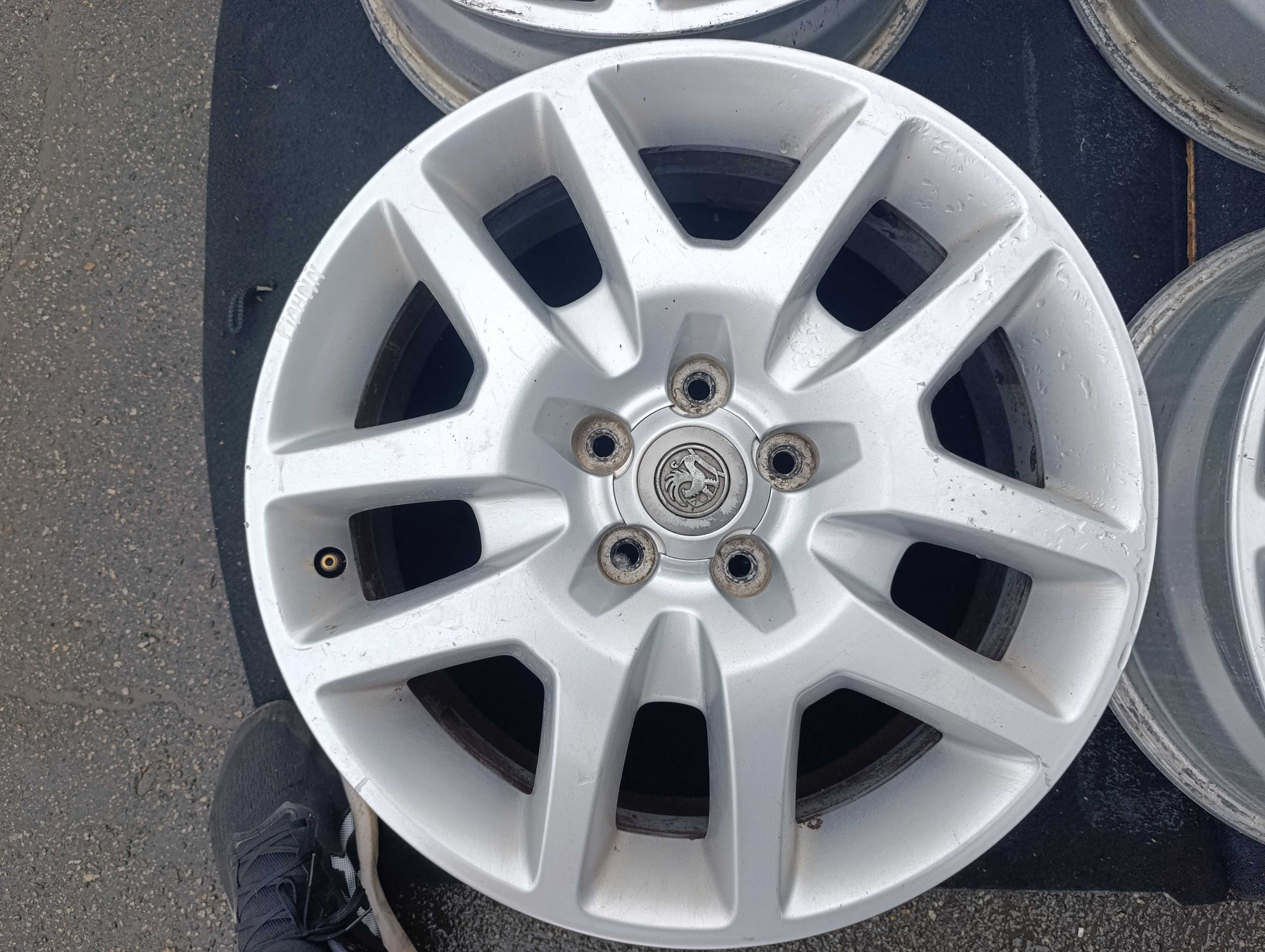 Диски литые Opel Antara R18