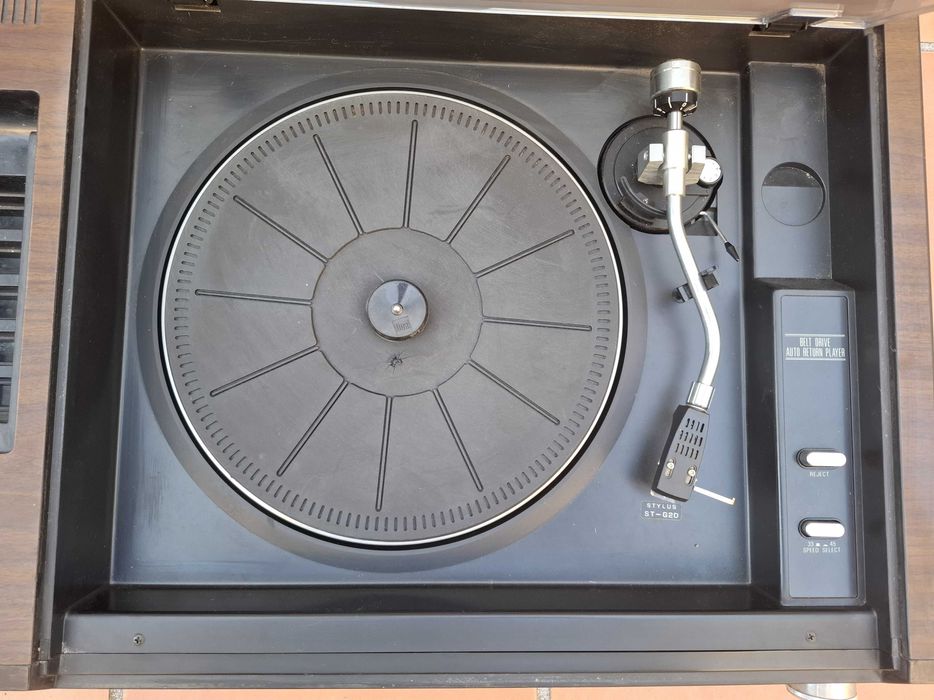 Gira Discos antigo Sanyo GTX 4575LZ