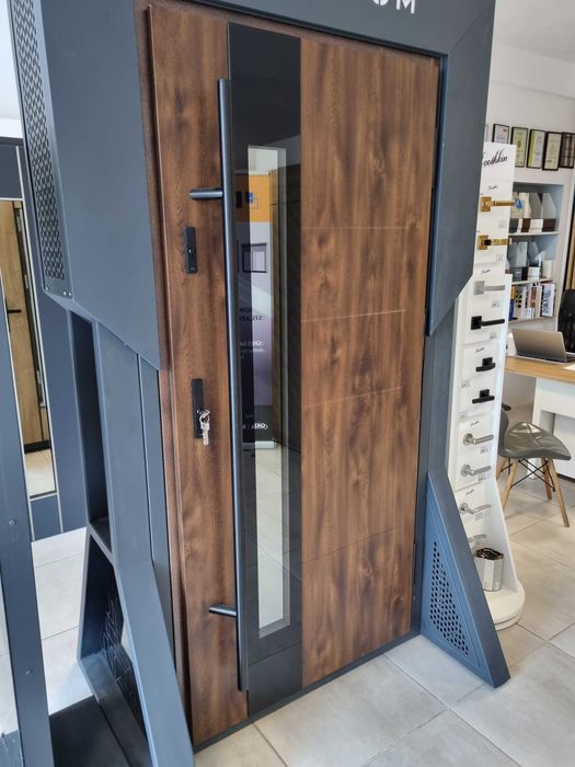 Drzwi  martom zewnętrzne z pochwytem