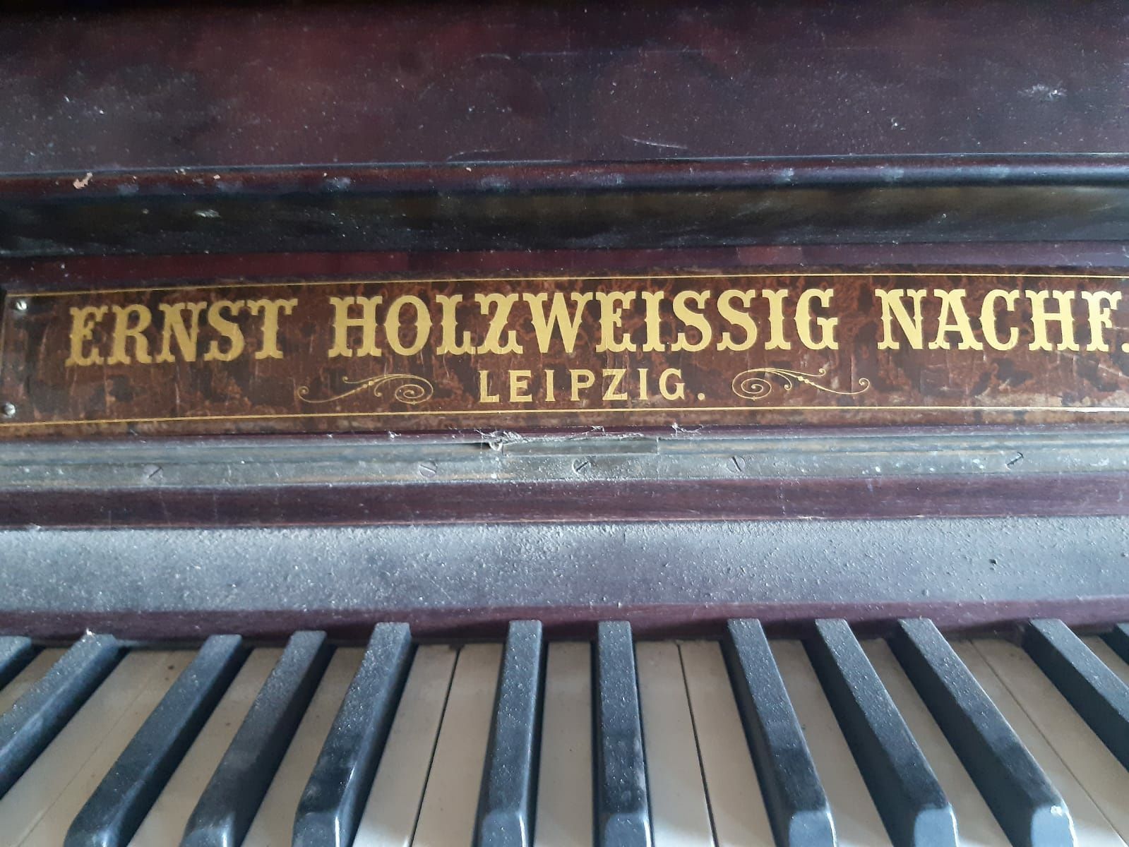Pianino Ernst Holzweissig Nachf Leipzig