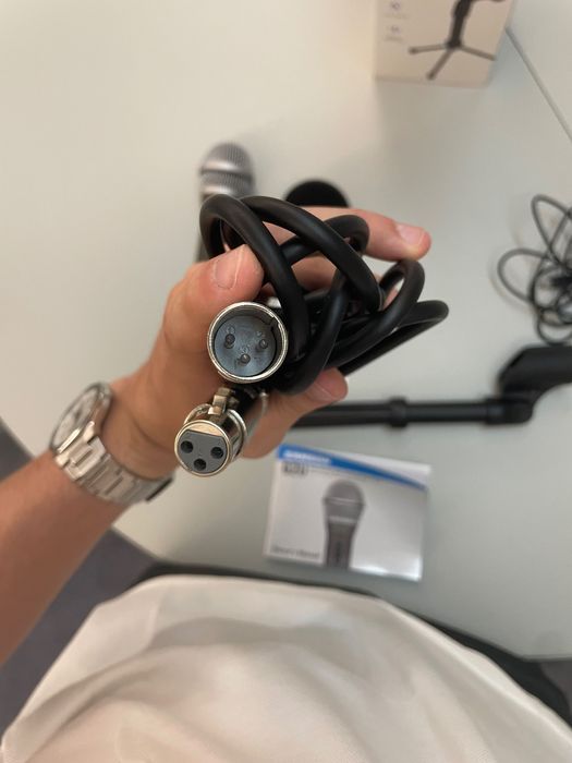 Samson Q2U – Microfone Dinâmico USB/XLR (Novo, c/ acessórios e caixa)