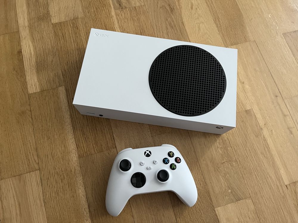 Xbox Series S 512GB + Pad + Game pass 3 mc