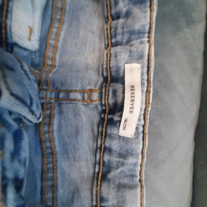 Jeansy reserved 146
