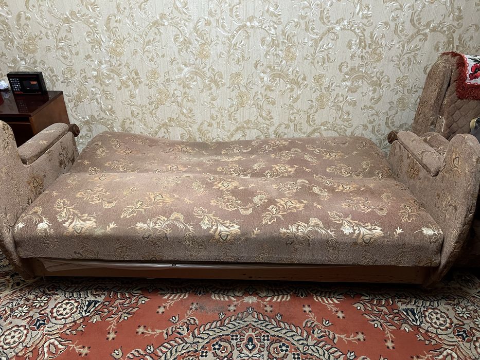 Віддам диван безкоштовно. Самовивіз.