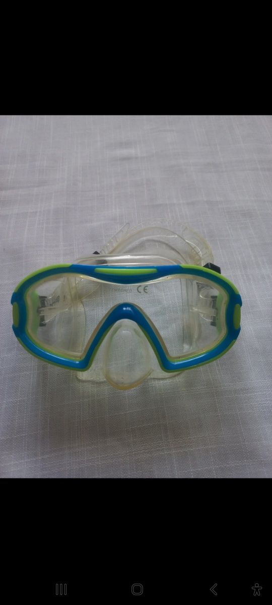 Okulary do pływania na basen