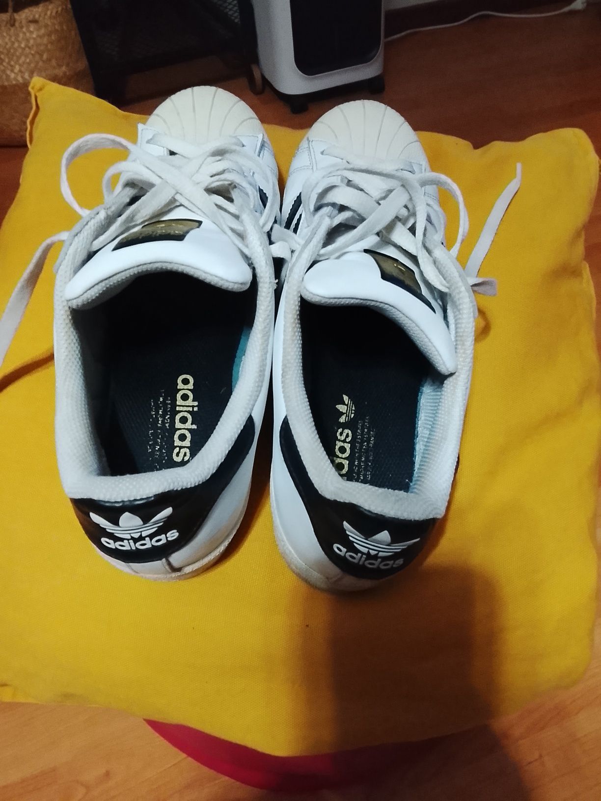 Tênis adidas superstar pretos e brancos originais