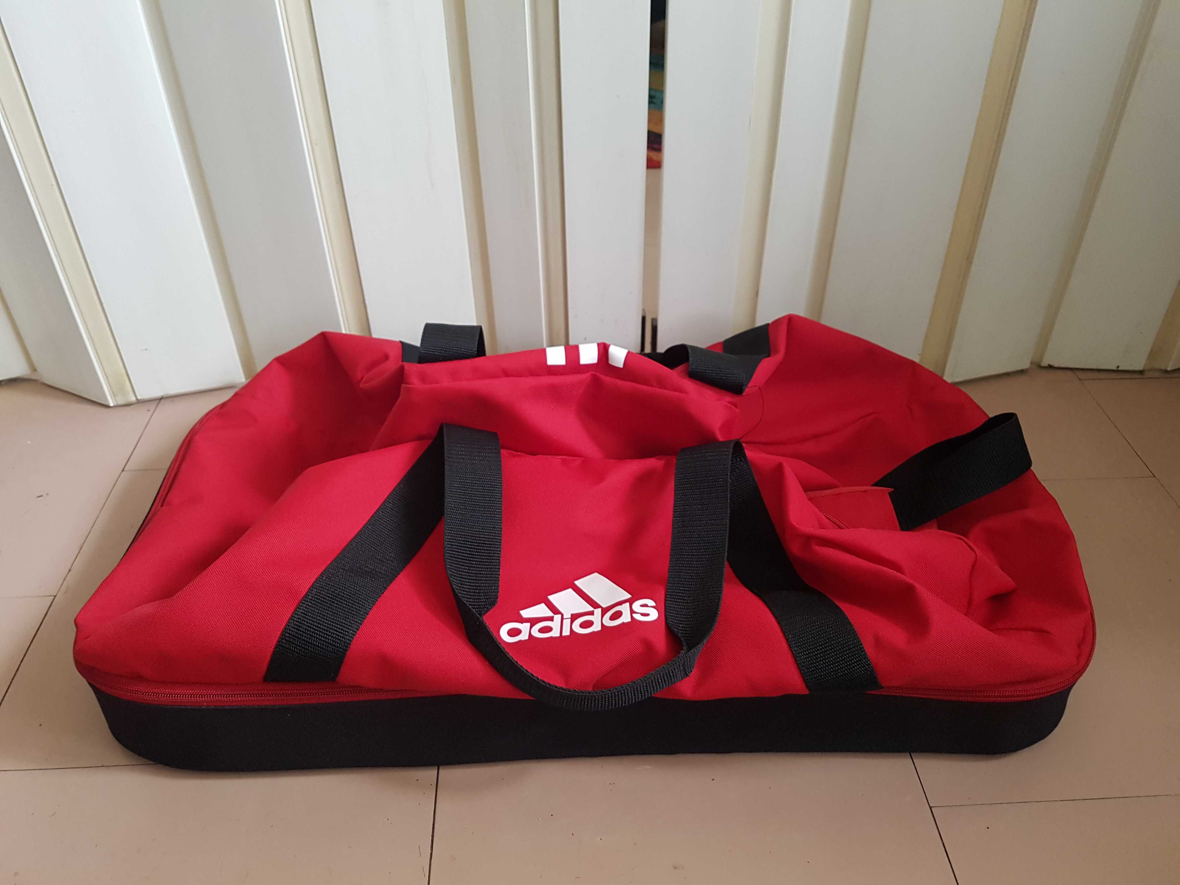 Duża torba sportowa ADIDAS oryginalna  .