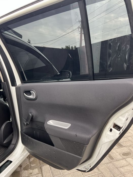 Рено Меган 2008 1.6 газ бенз