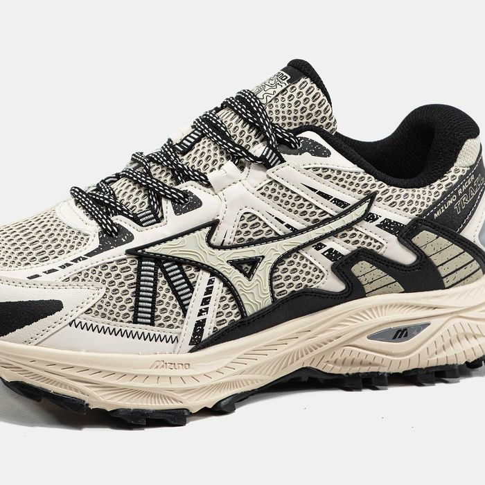 Кросівки Mizuno Racer Trail Beige/Blck premium