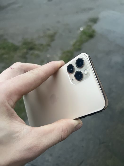 Продам айфон 11  про 256  neverlok