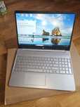 Laptop HP  z Windows 11  Home