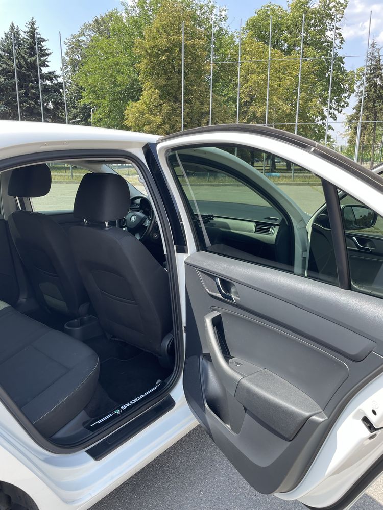 Skoda rapid 2013