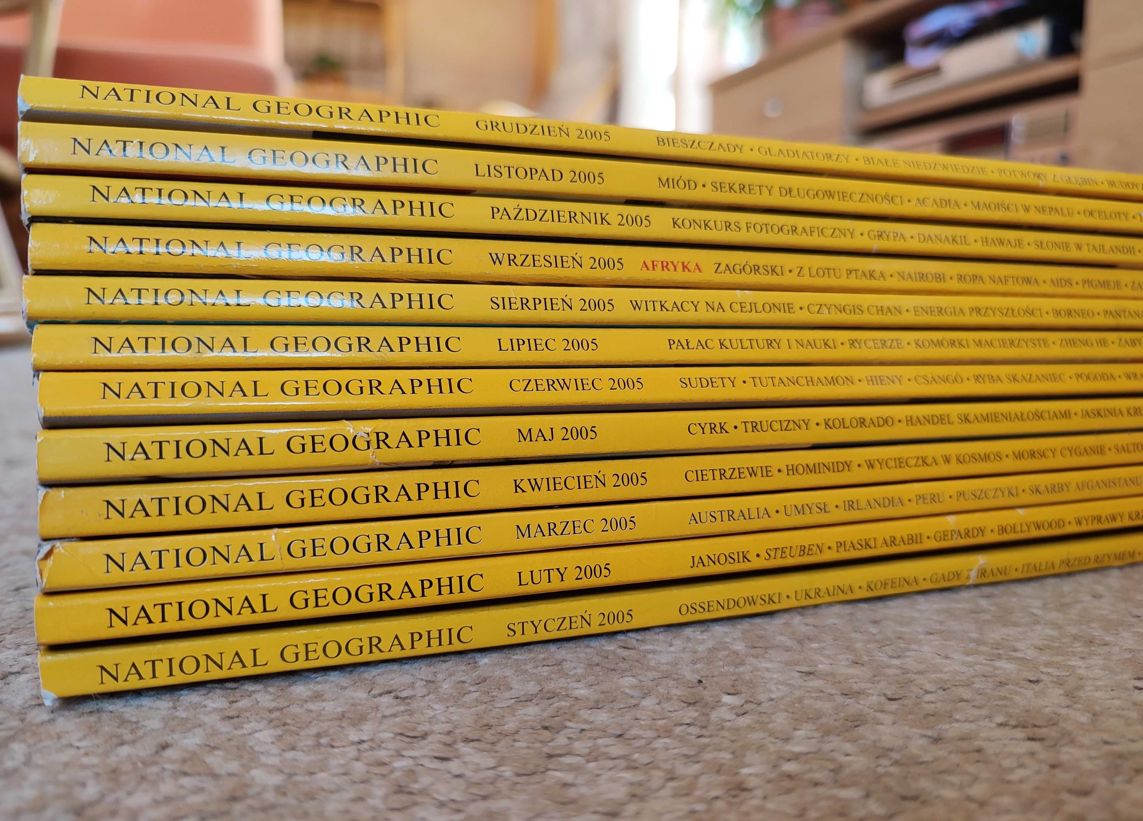 National Geographic 24 egzemplarze, cały rocznik 2005 plus inne luźne