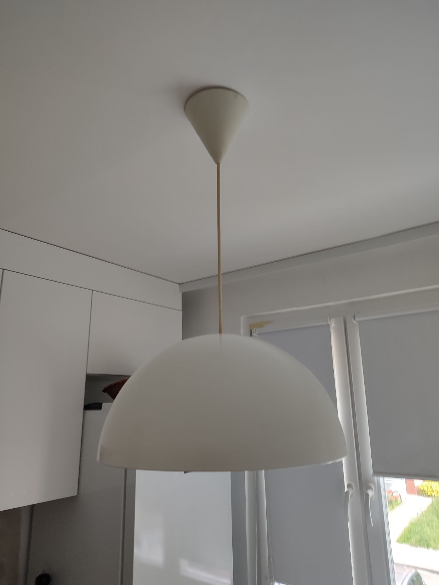 Lampa wisząca biała