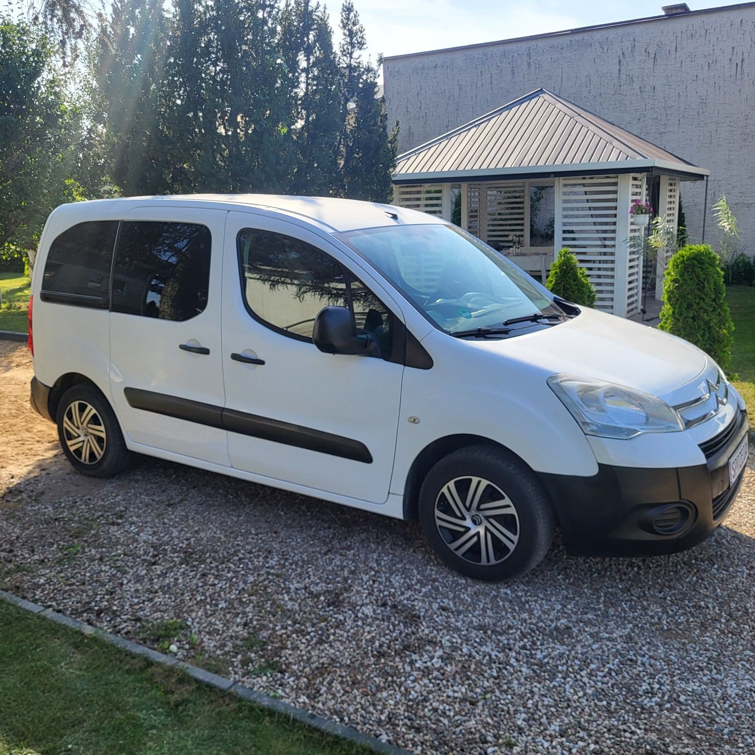 Berlingo 1.6 Hdi 5 osobowy Mały Przebieg, Hak Super Stan!!!