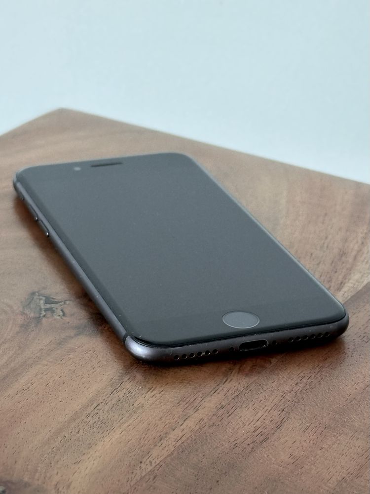 IPhone 8, 64 GB, preto