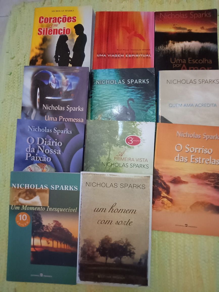 Livros de romance como novos