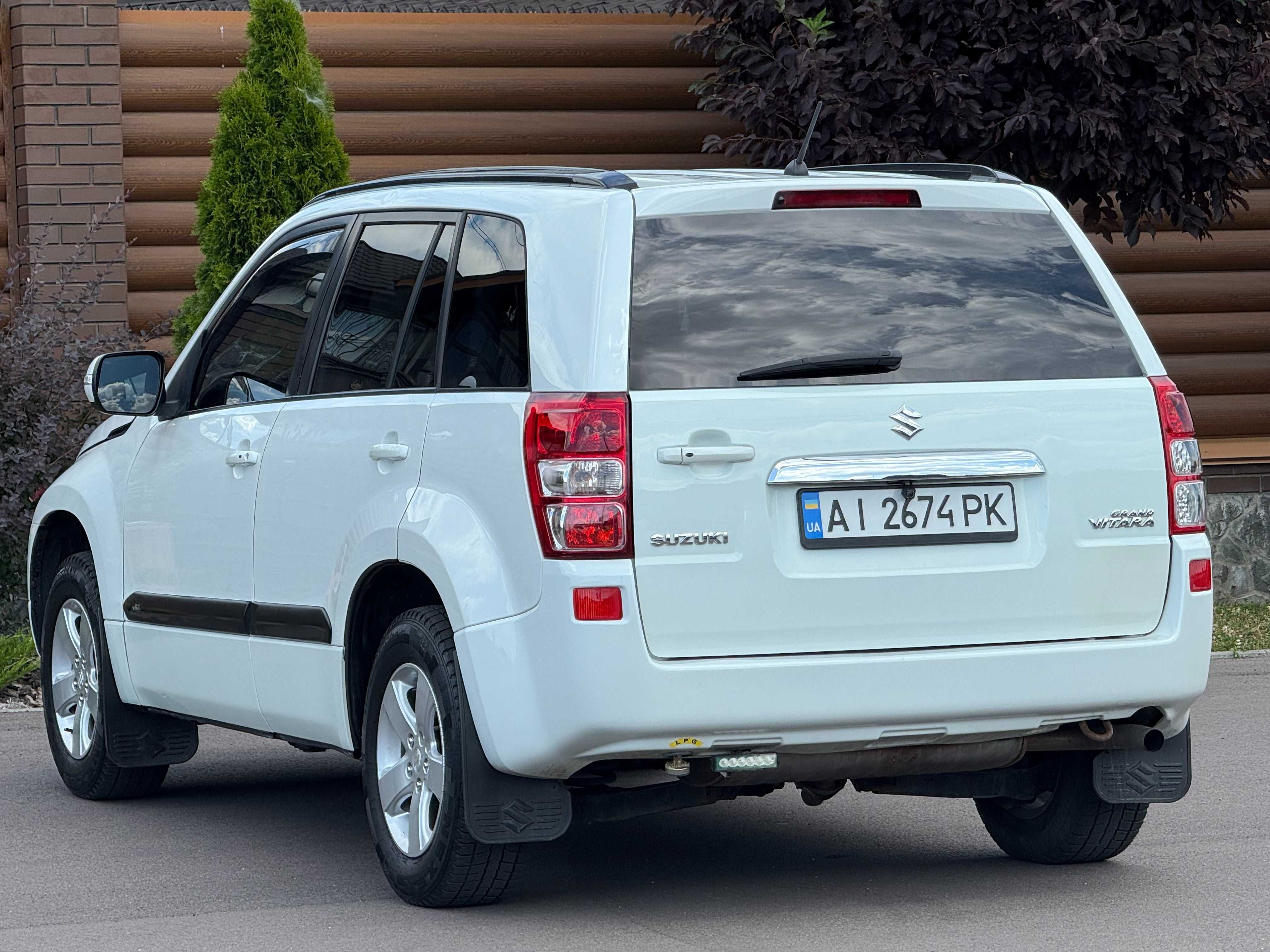 Suzuki Grand Vitara 2010 2.4 4Х4 гбо