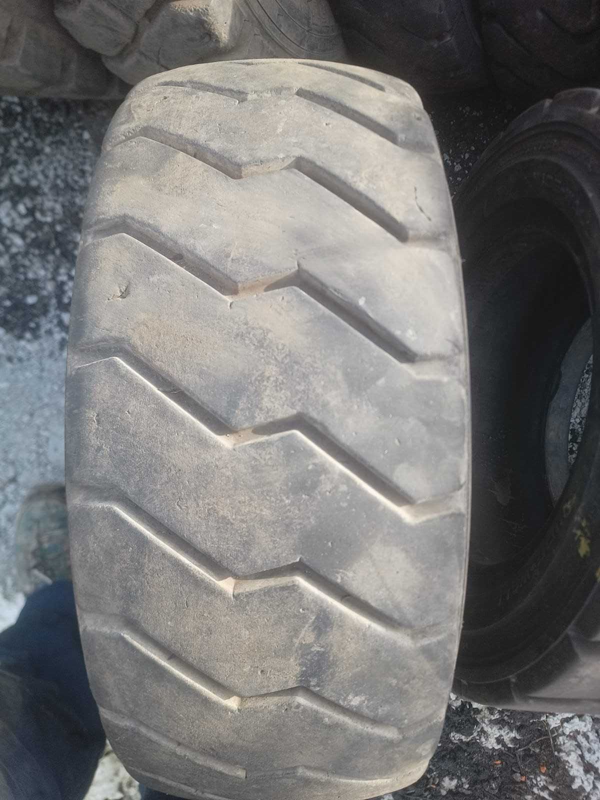 Opona 250/70R15 Michelin XZM wózek widłowy Linde Still Hyster Toyota