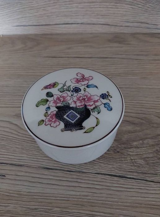 Villeroy&Boch puzderko.