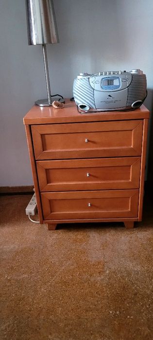 Mesinha de cabeceira em faia