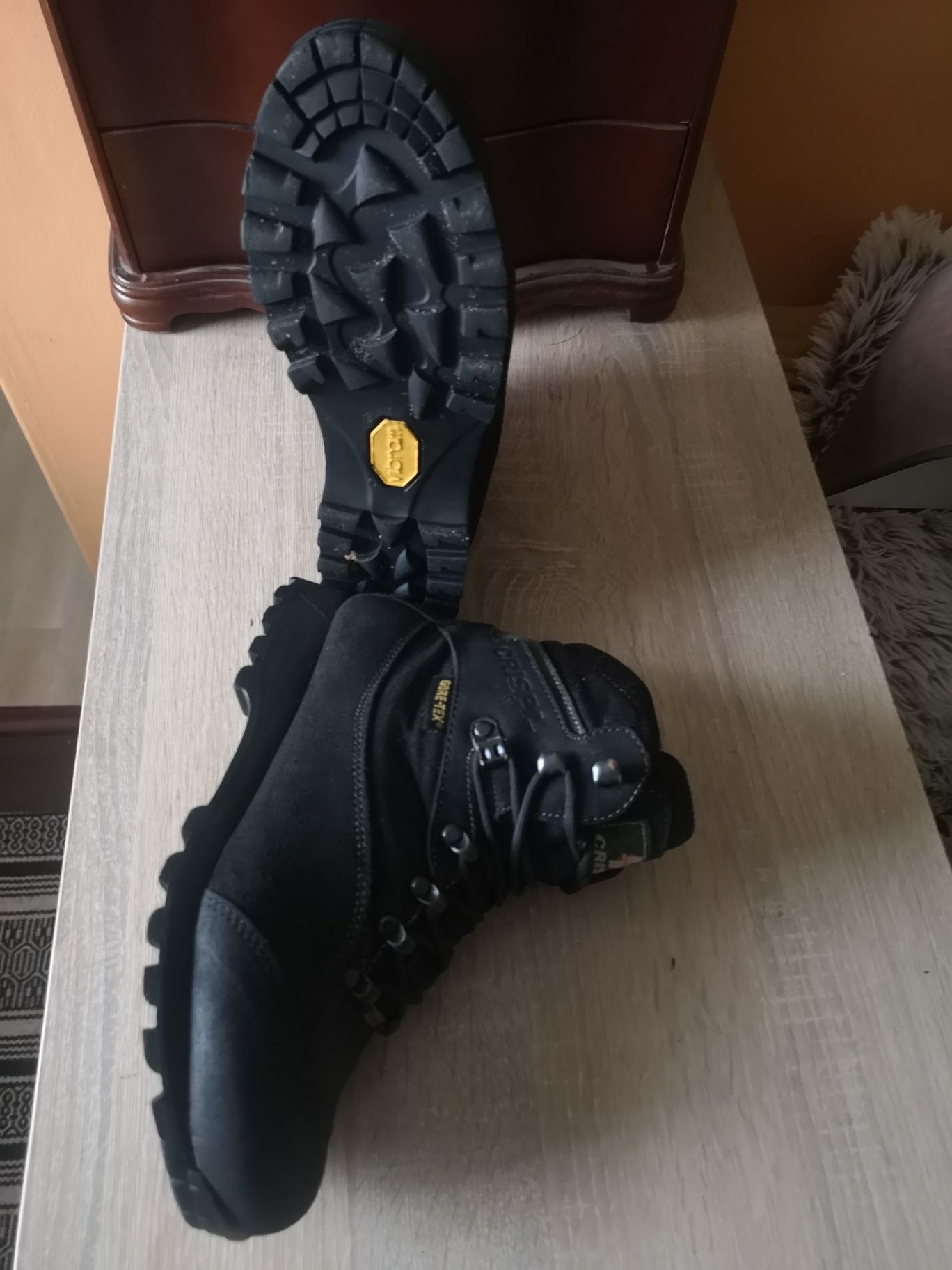Crispi 38 buty Trekkingowe Górskie Trekkingi GoreTex Vibram