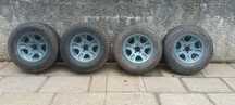Jantes  5furos com 2 pneus semi-novos