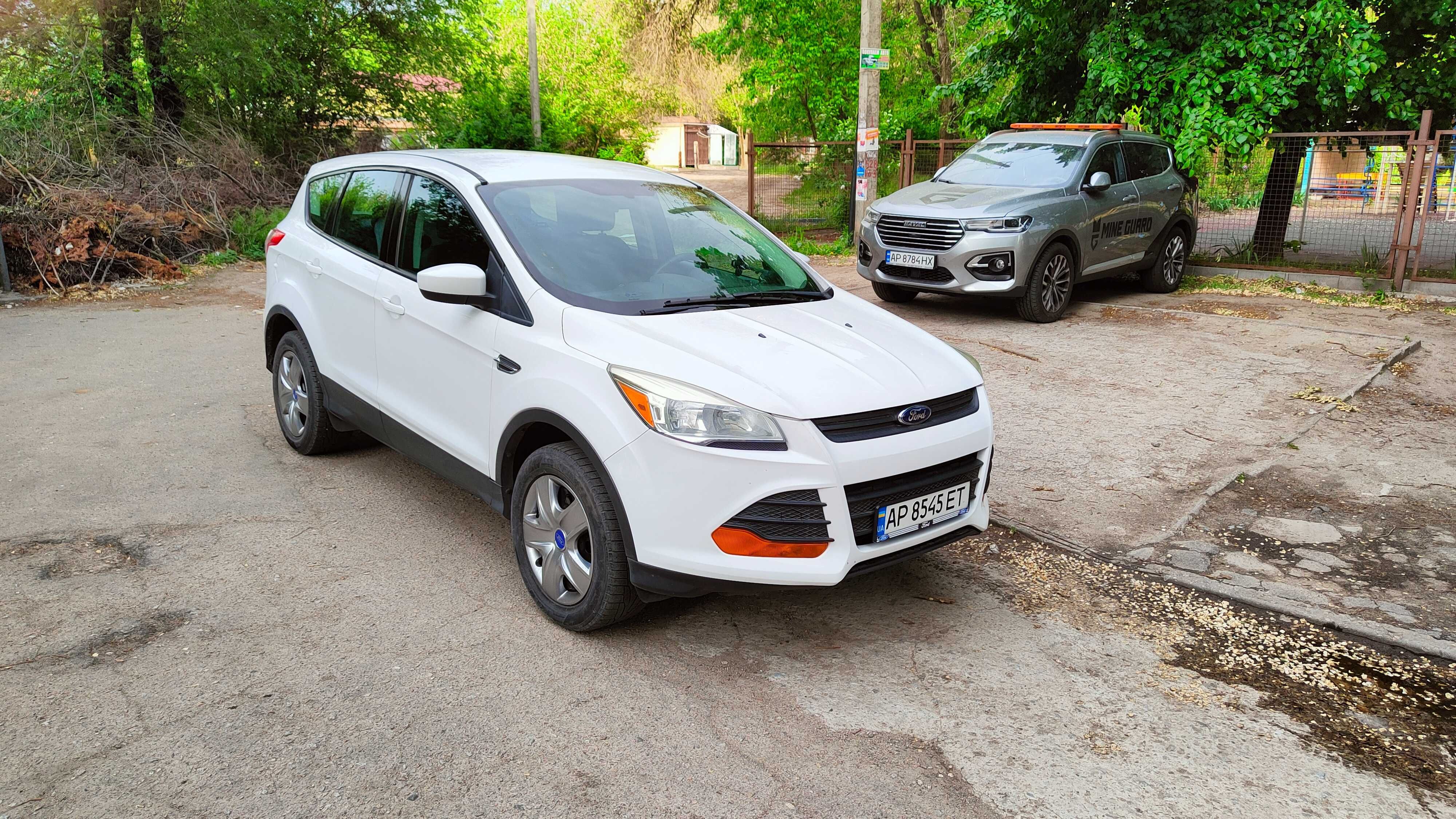 Продаю Ford escape