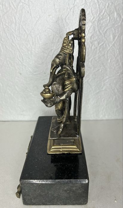 Антична бронзова статуя на мраморном питистале  Ганеші у позолоті