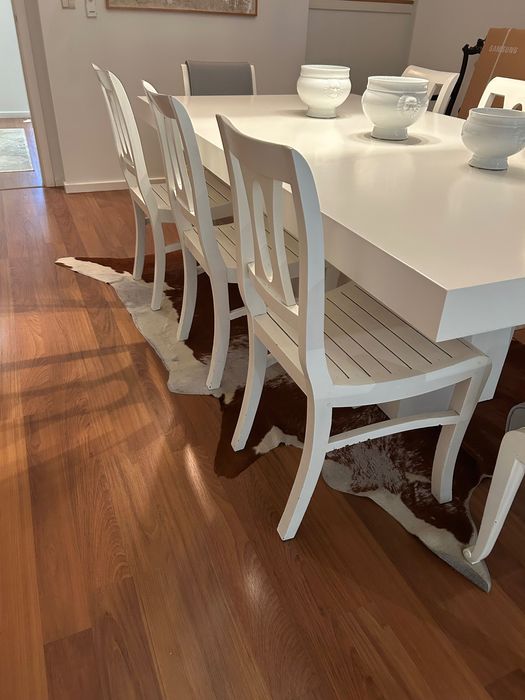 Cadeiras em madeira maciça