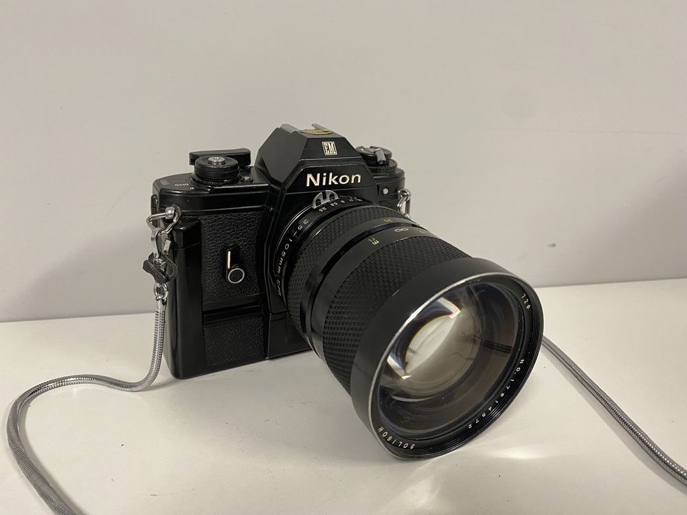 Nikon EM - 35-105mm f3.5, grip, zestaw, aparat analogowy, vintage