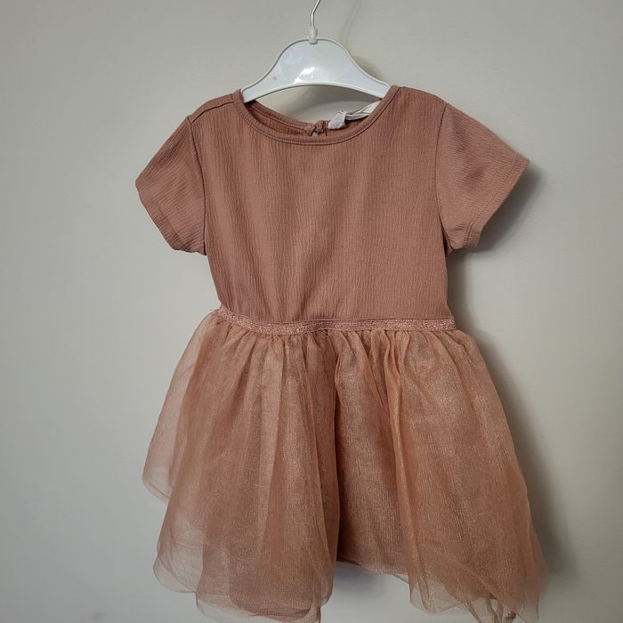 Elegancka sukienka firmy H&M rozmiar 110