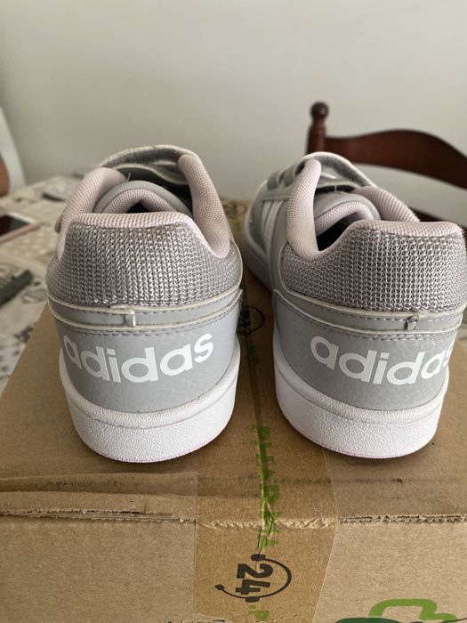 Ténis Adidas menina