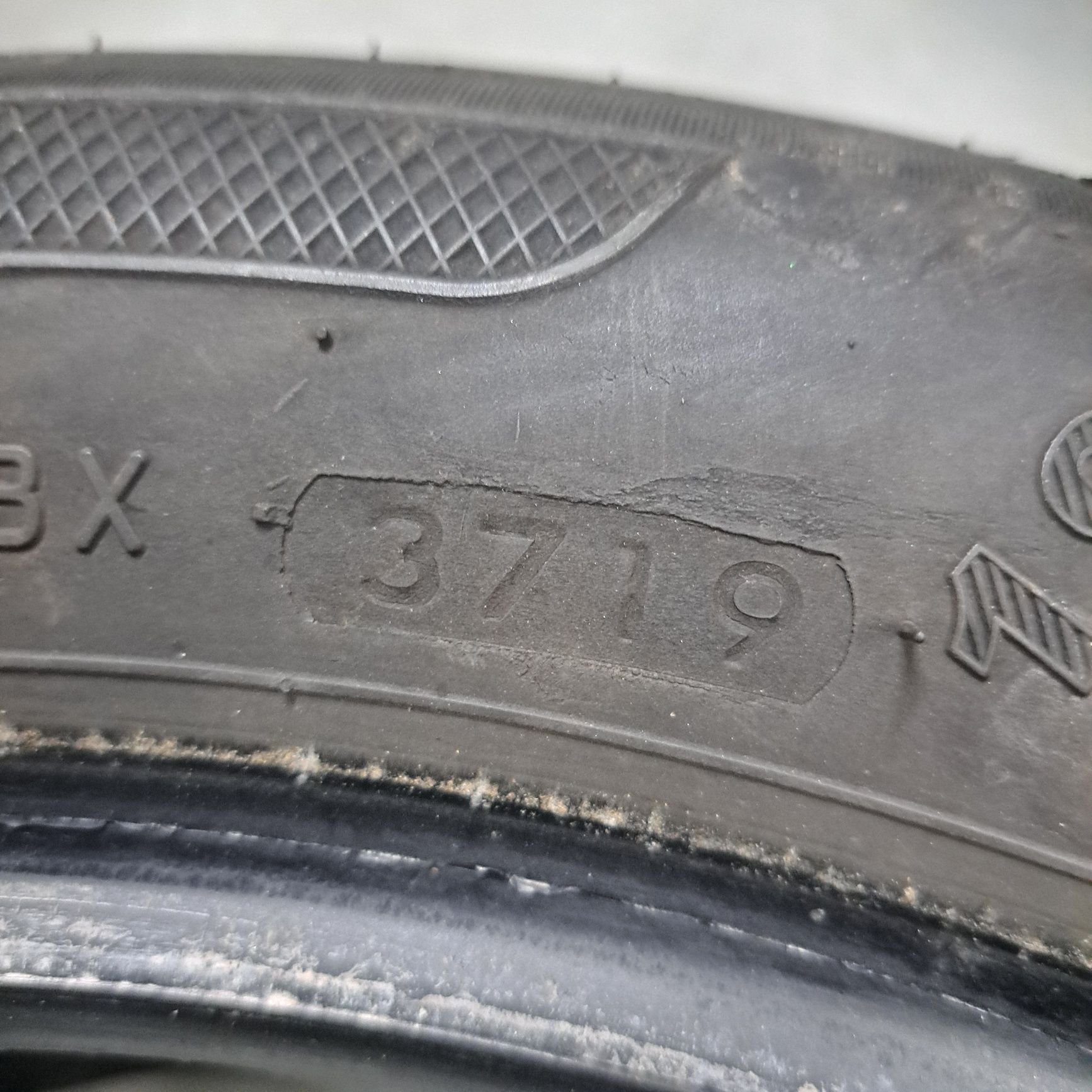 Pneus 195 50 R15 kleber