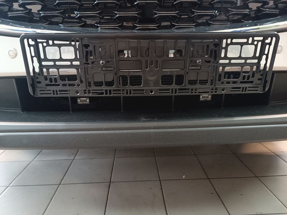 Подіум під номер  Мазда сх5.