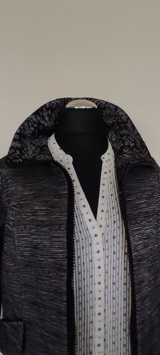 Elegancki żakiet z efektownym kołnierzem r.40