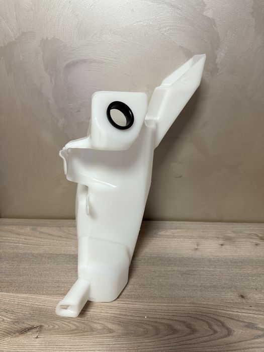 Бачок омивача Nissan Rogue Sport J11