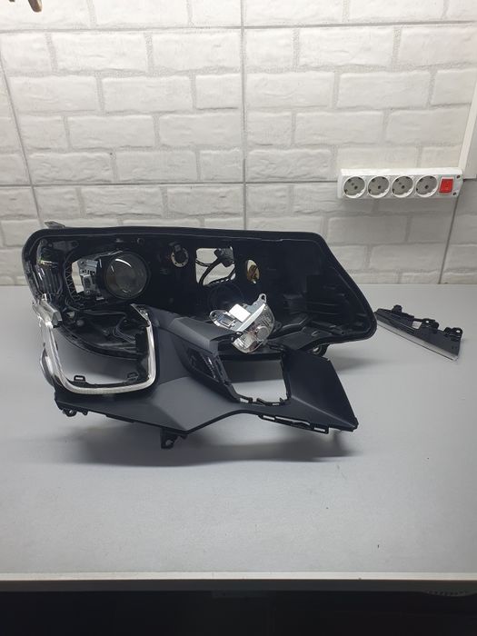 Ремонт фар легкових, вантажних авто та автобусів