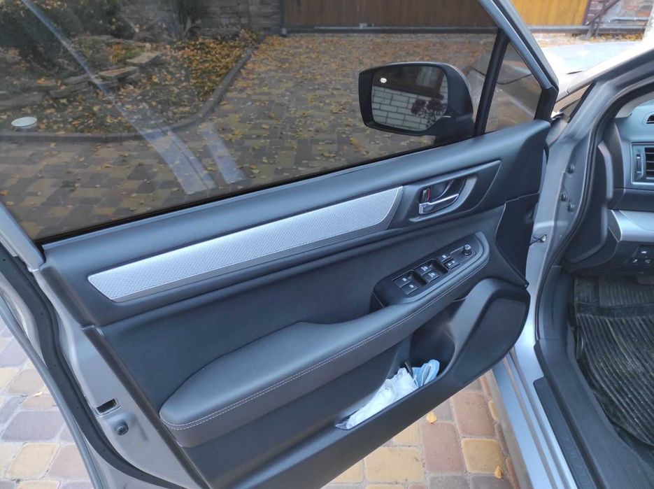 Subaru Legacy в ідеальному стані з малим пробігом