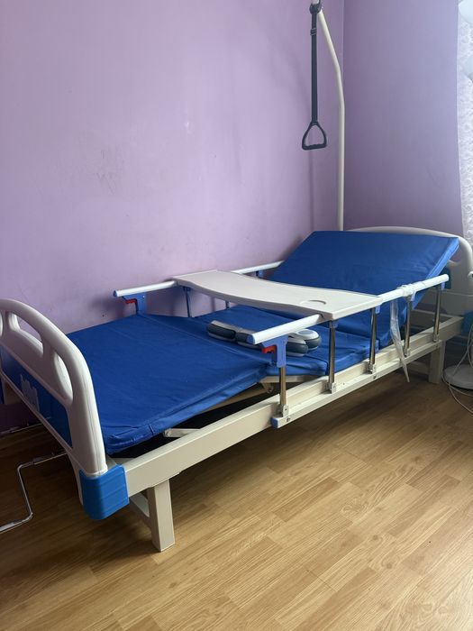 Медичне ліжко MED1-C09