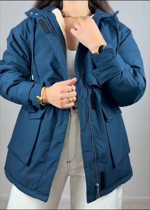 Parka azul impermeável