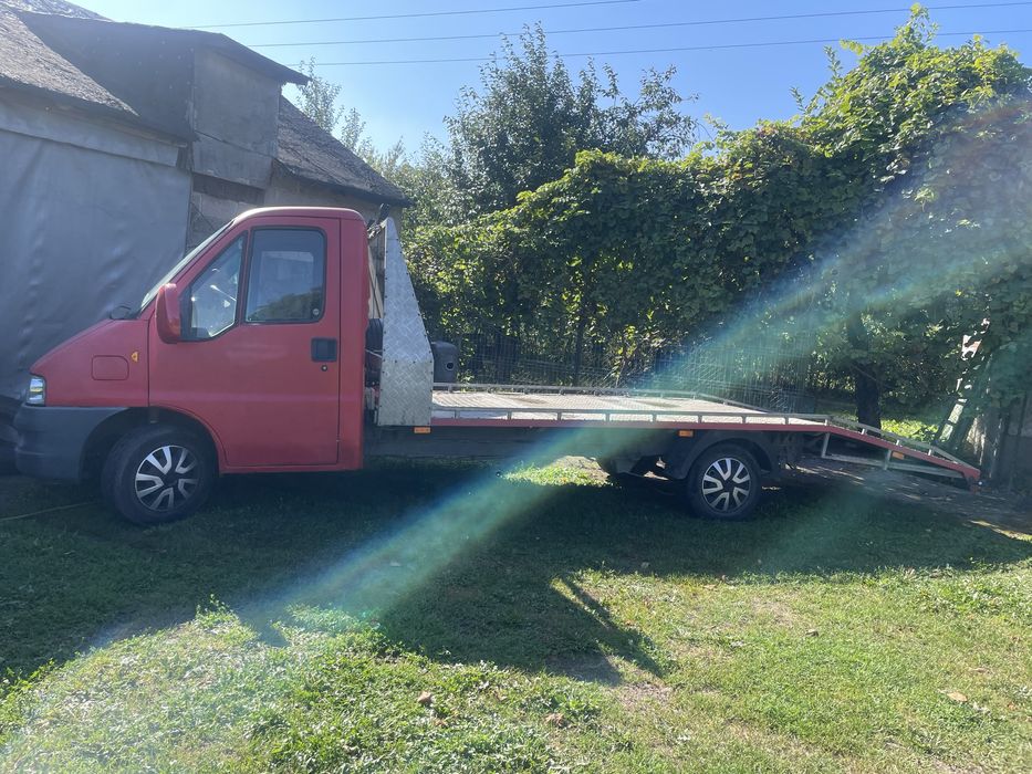 Auto laweta pomoc drogowa