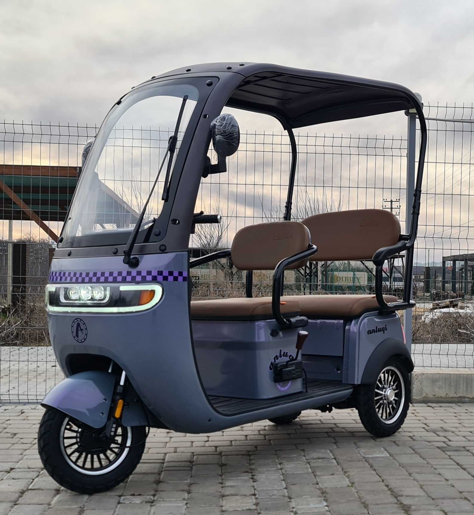 Скутер трехколесный электрический, трехместный 1000W