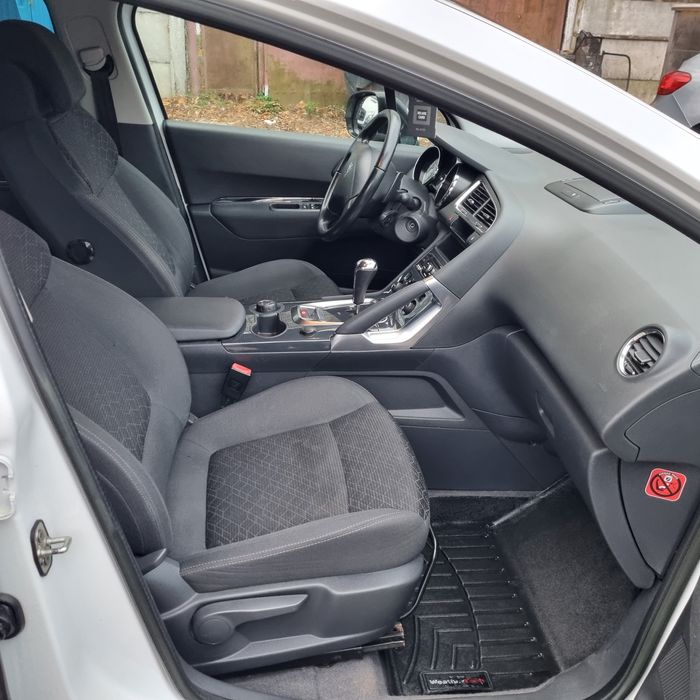 Пежо 3008 рік 2014  мотор 1.6 HDI