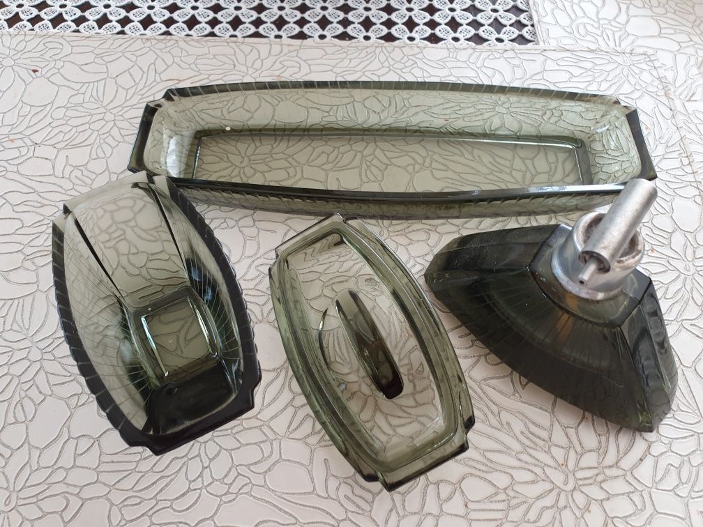 Przedwojenny Szklany zestaw przyborów na toaletkę. Art deco.