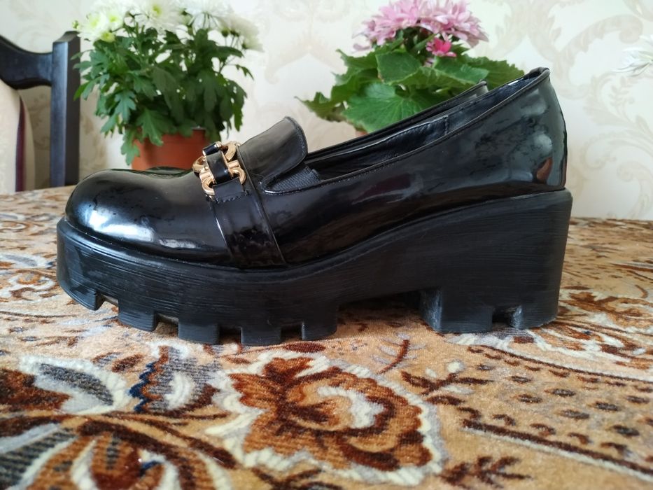 Лакові лофери