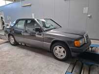 Mercedes-Benz W201 (190)