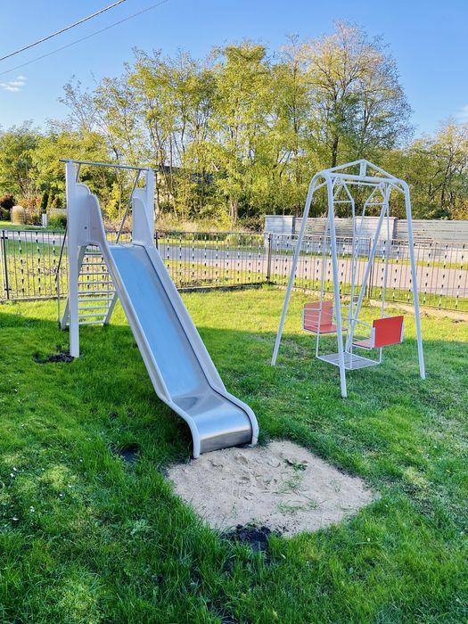 Plac zabaw, zjeżdżalnia, huśtawka