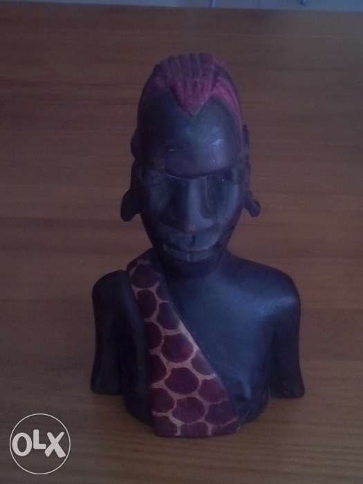 VENDO estatuetas