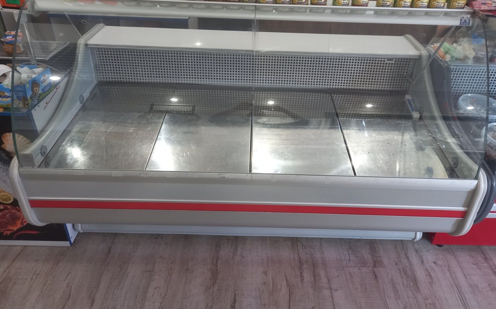 Продам витрина морозилка морозильна шафа